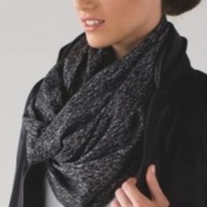 Lululemon speckled Vinyasa Wrap